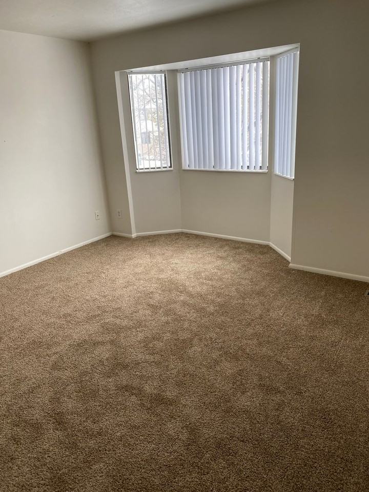 Independence Townhomes - Photo 5 of 50