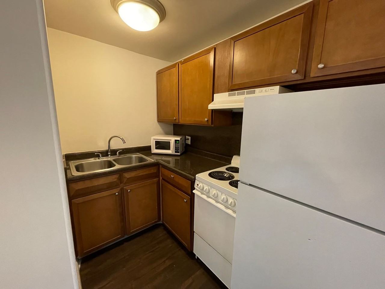 Victoria On C Street Apartments - Photo 4 of 14