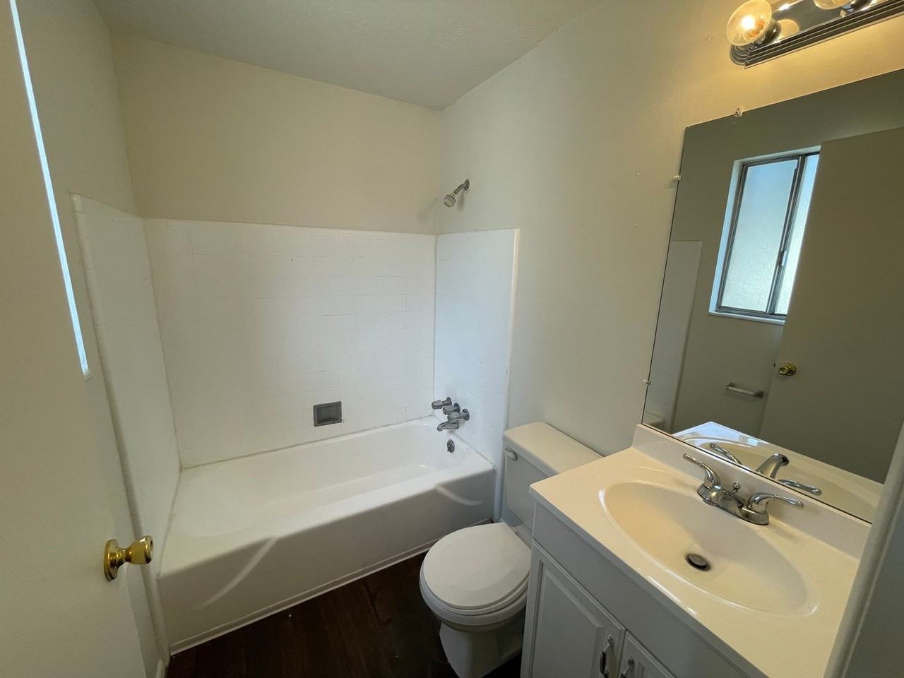 Victoria On C Street Apartments - Photo 6 of 14