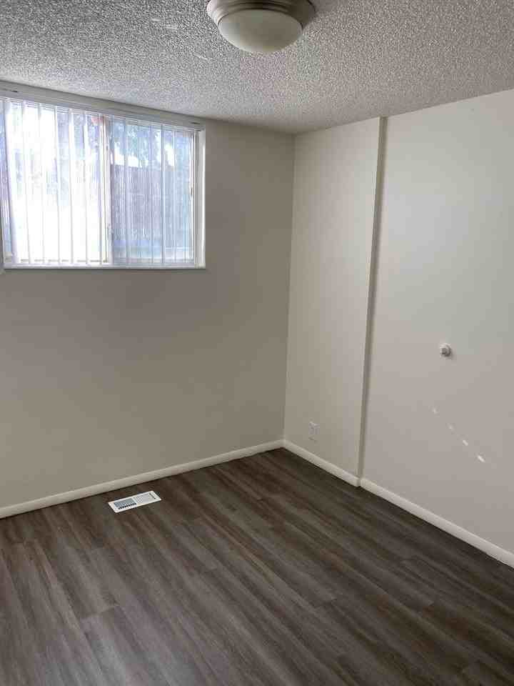 Sandy Enclave - Photo 4 of 9