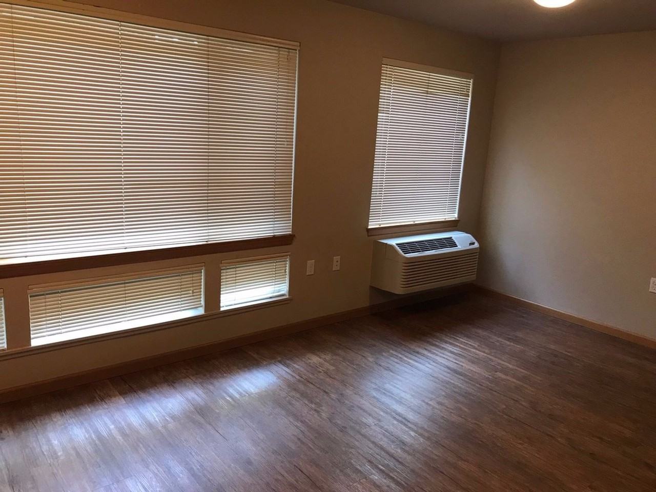 Apply the same day you view and receive 1st month free rent! - Photo 3 of 20