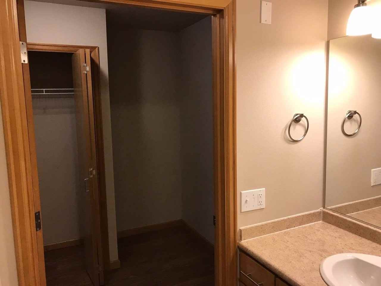 1 MONTH FREE RENT! $0 DEPOSIT W/ APPROVED CREDIT - Photo 5 of 13