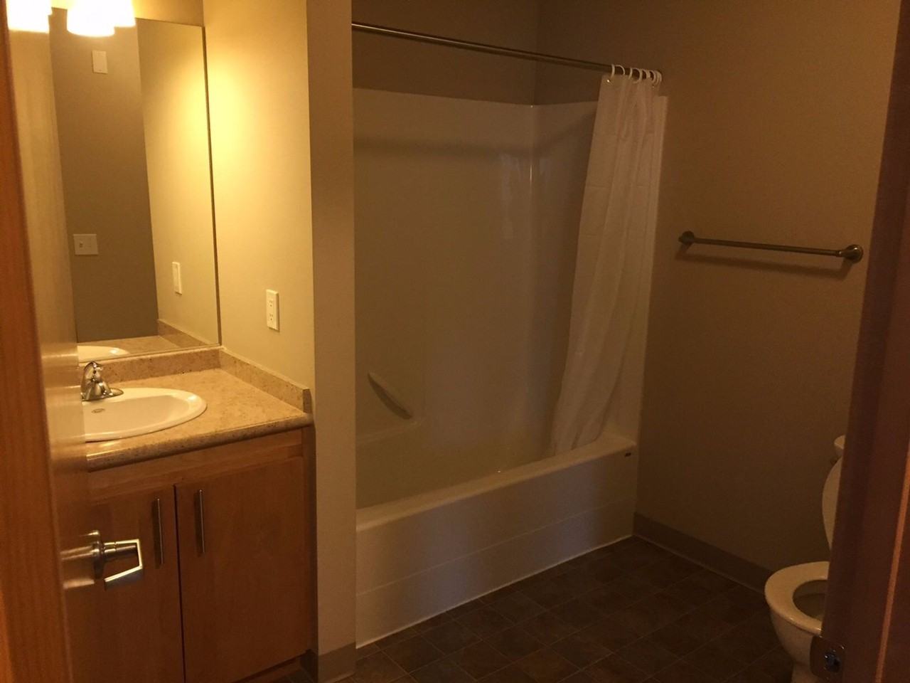 1 MONTH FREE RENT! $0 DEPOSIT W/ APPROVED CREDIT - Photo 6 of 13