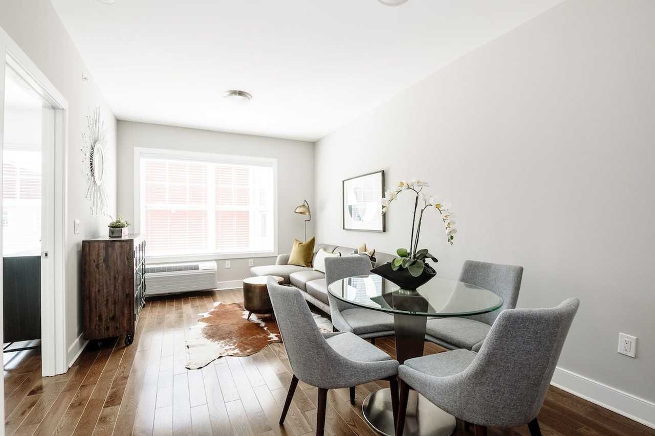 Meridia On Westfield - Photo 5 of 19