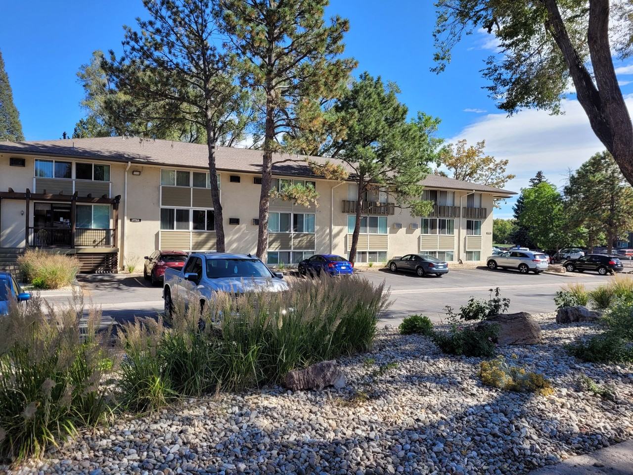 Oakridge on the Green - Photo 4 of 50