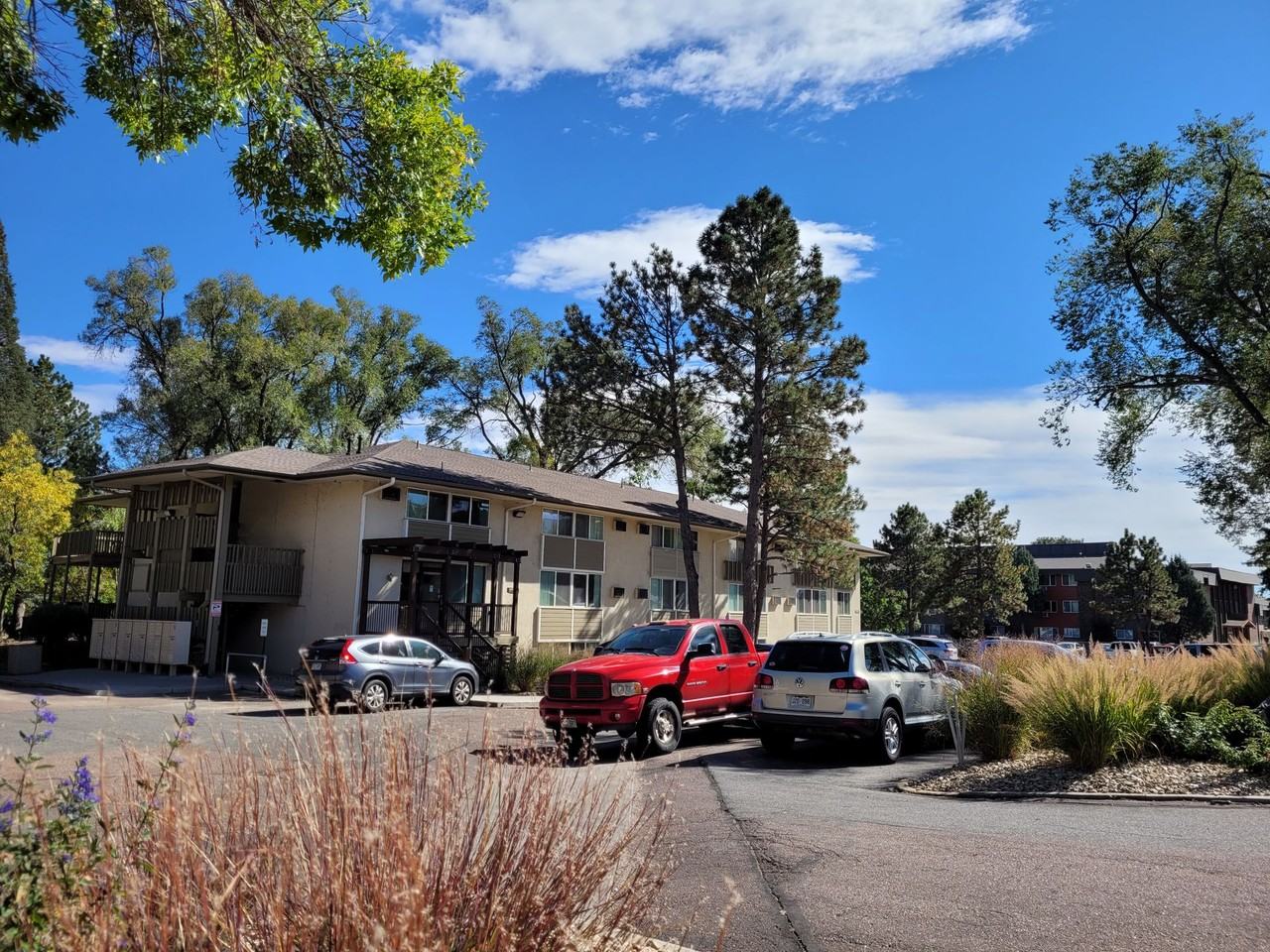 Oakridge on the Green - Photo 5 of 50