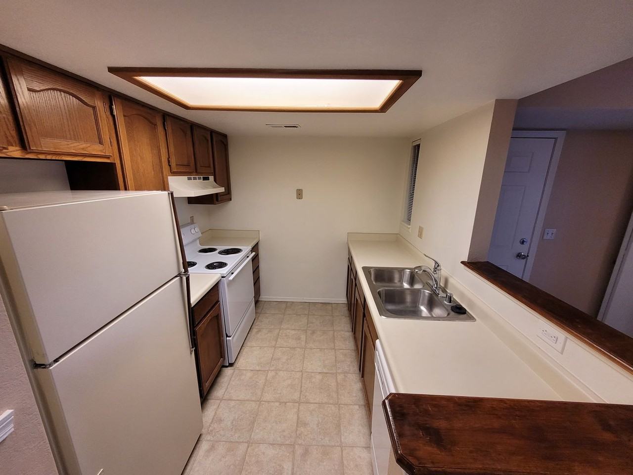 Rampart View Apartments - Photo 4 of 13
