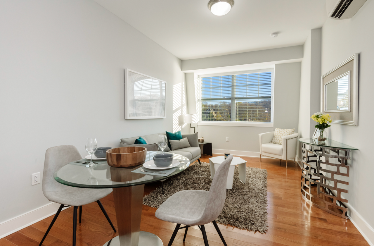 Meridia Transit Plaza - Photo 4 of 26