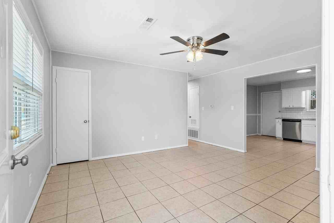 Fayetteville Flats - Photo 4 of 18