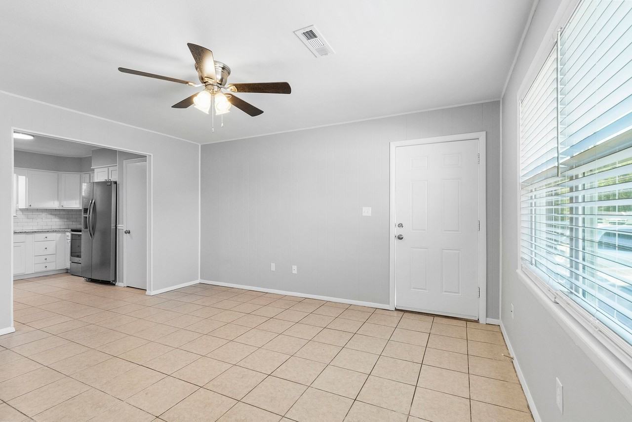 Fayetteville Flats - Photo 5 of 18