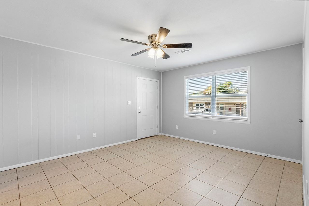 Fayetteville Flats - Photo 6 of 18