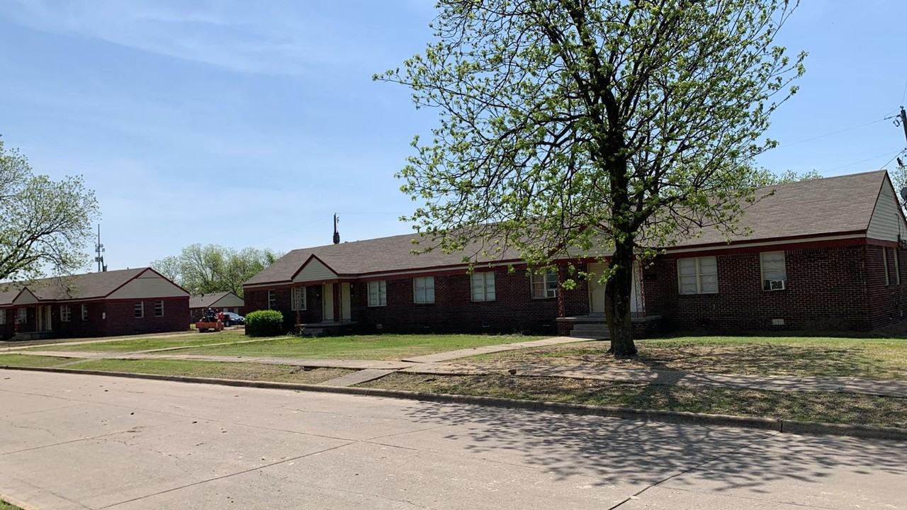 Westview Apartments - Photo 2 of 28