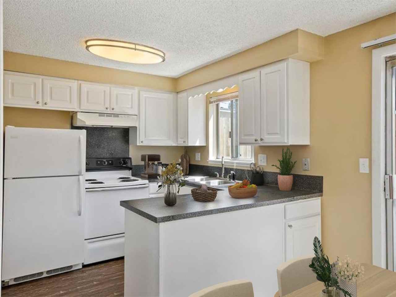 Medallion Townhomes - Photo 2 of 17