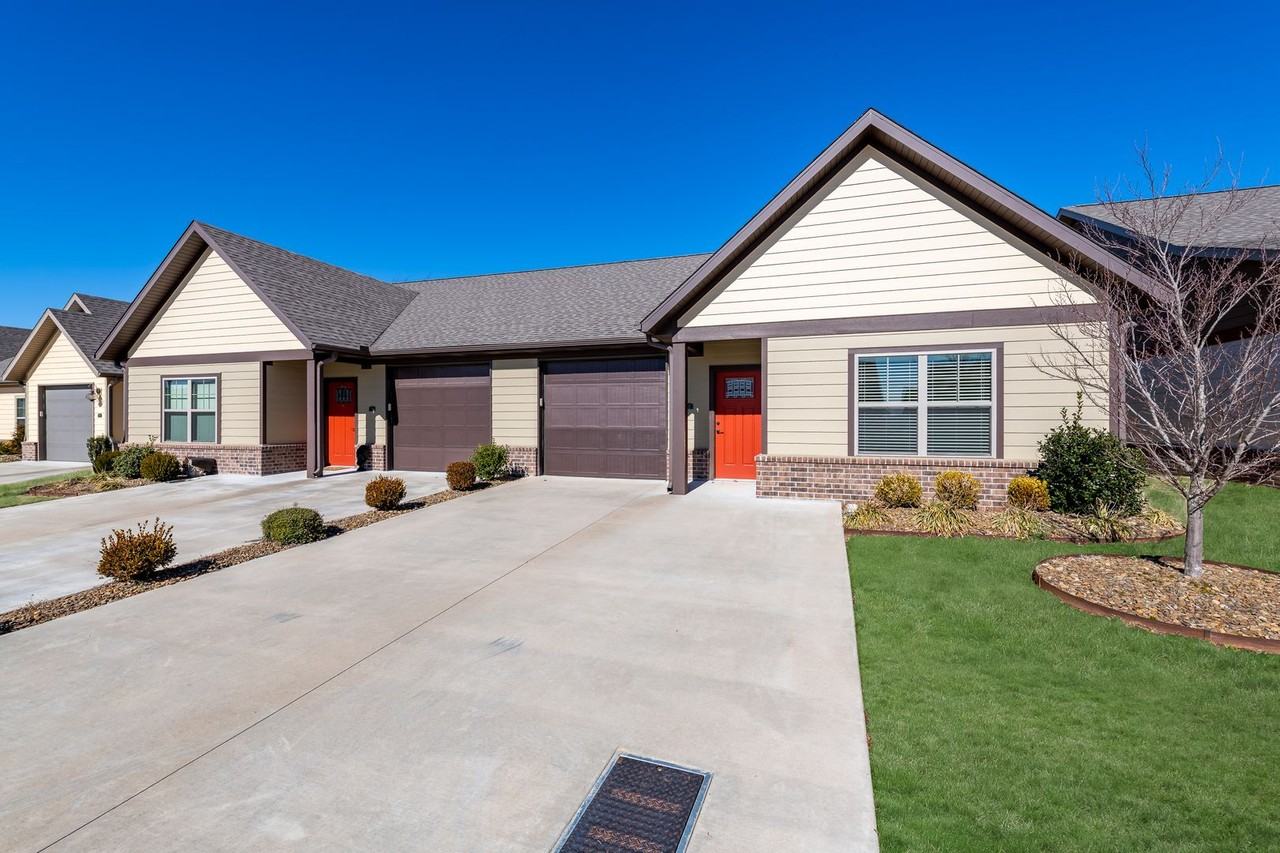 701 S Mock St Apt E1 #E1 - Photo 2 of 47