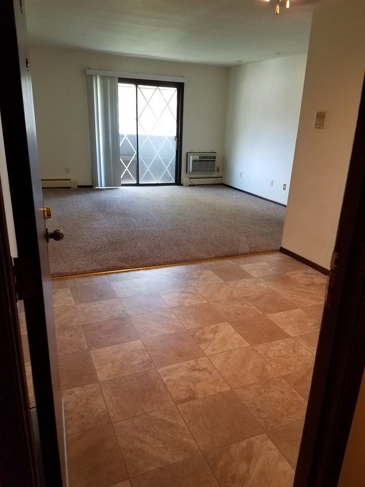 Courtyard Apartment Homes - 800 - Photo 4 of 15