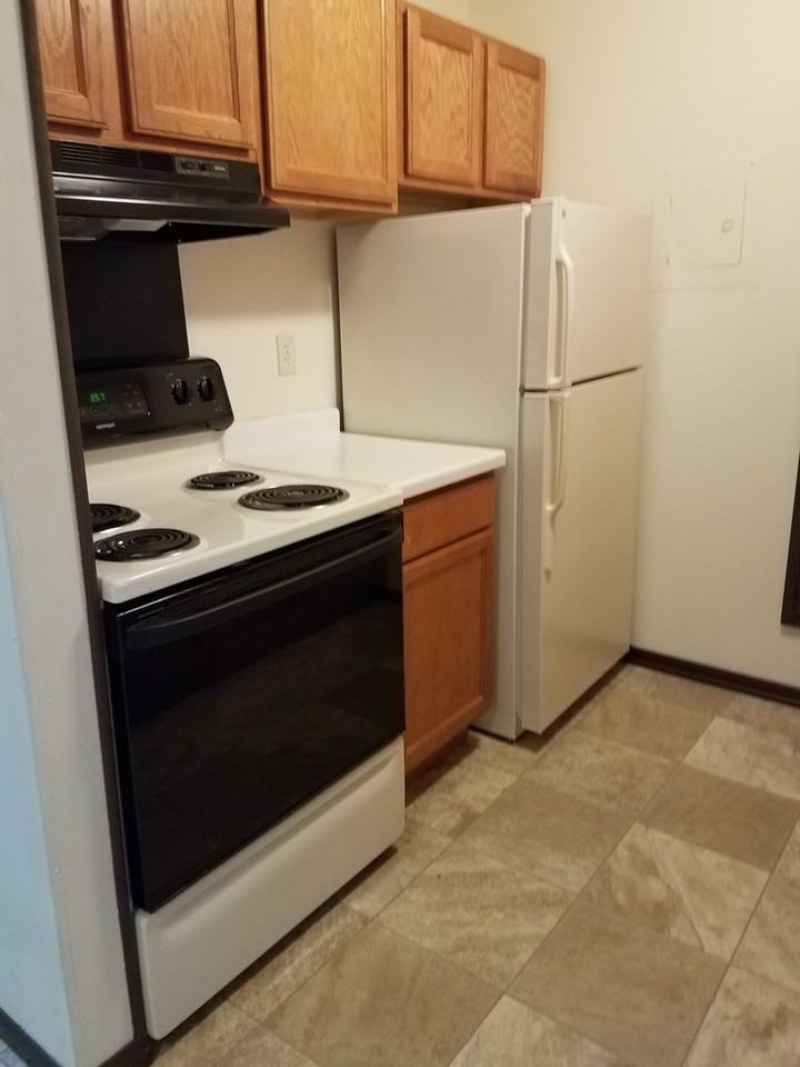 Courtyard Apartment Homes - 812 - Photo 3 of 13