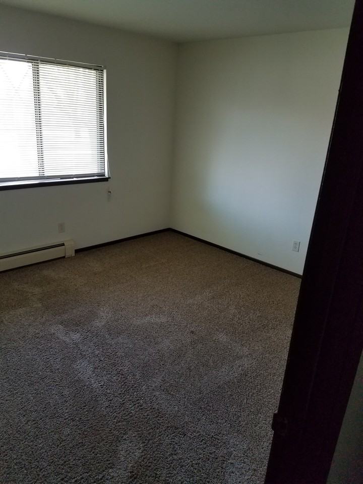 Courtyard Apartment Homes - 812 - Photo 5 of 13