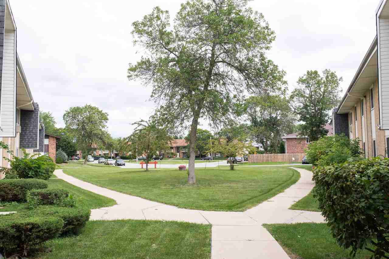 4055 S 65th St - Photo 5 of 21