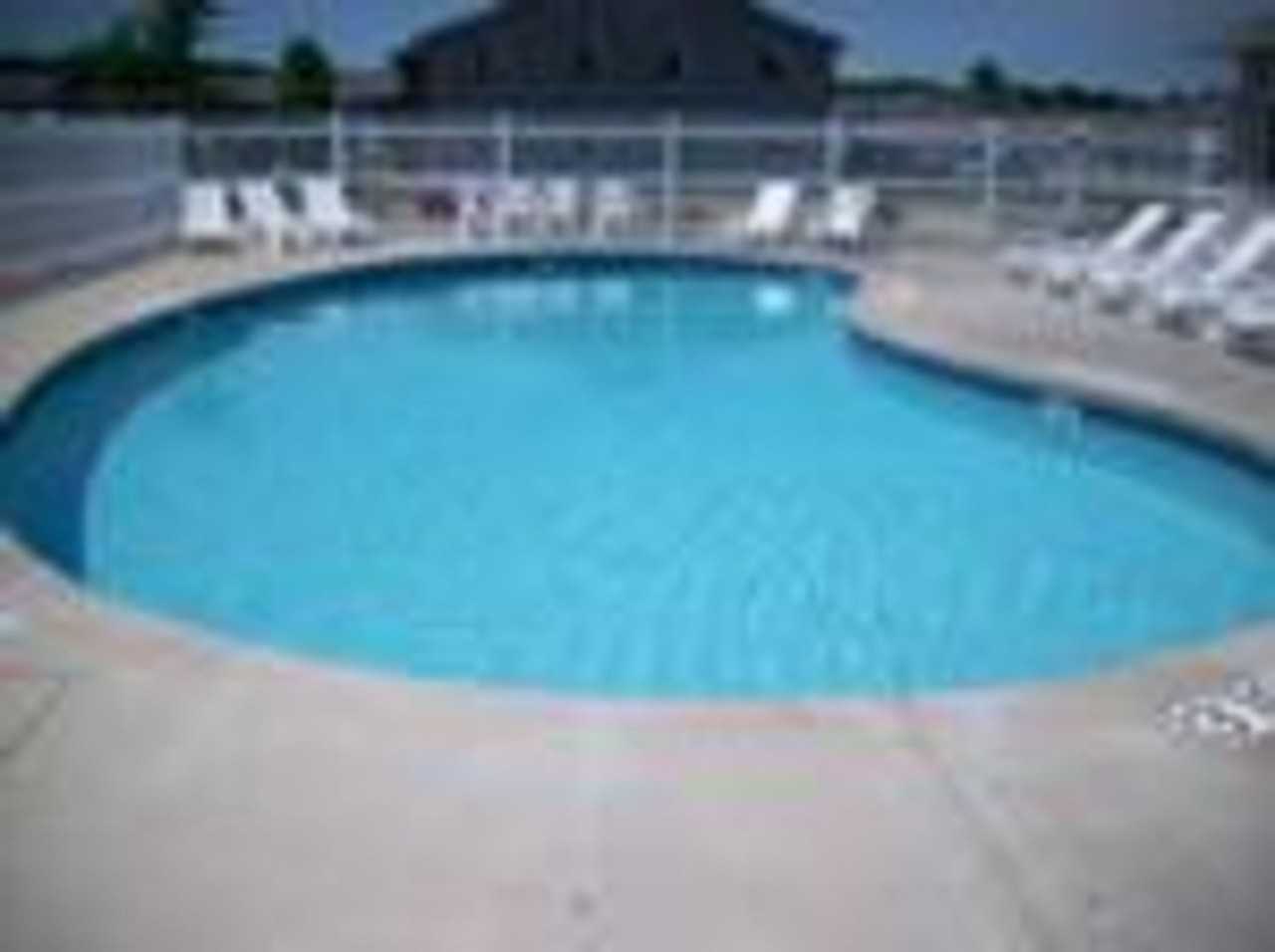 Fox Point Apartments - Photo 4 of 5