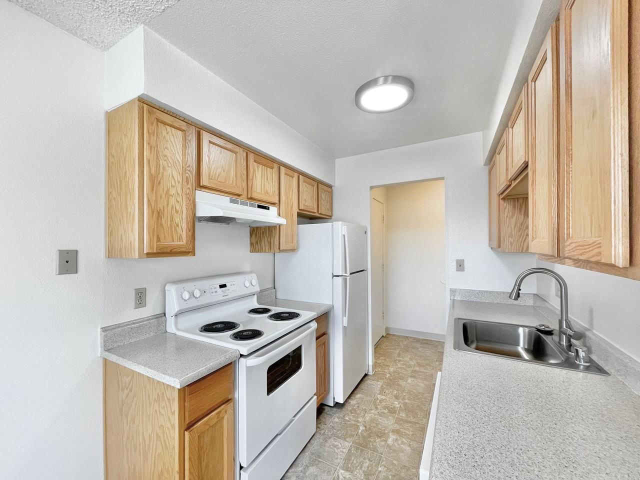 Arden Oaks Apartments - Photo 7 of 19