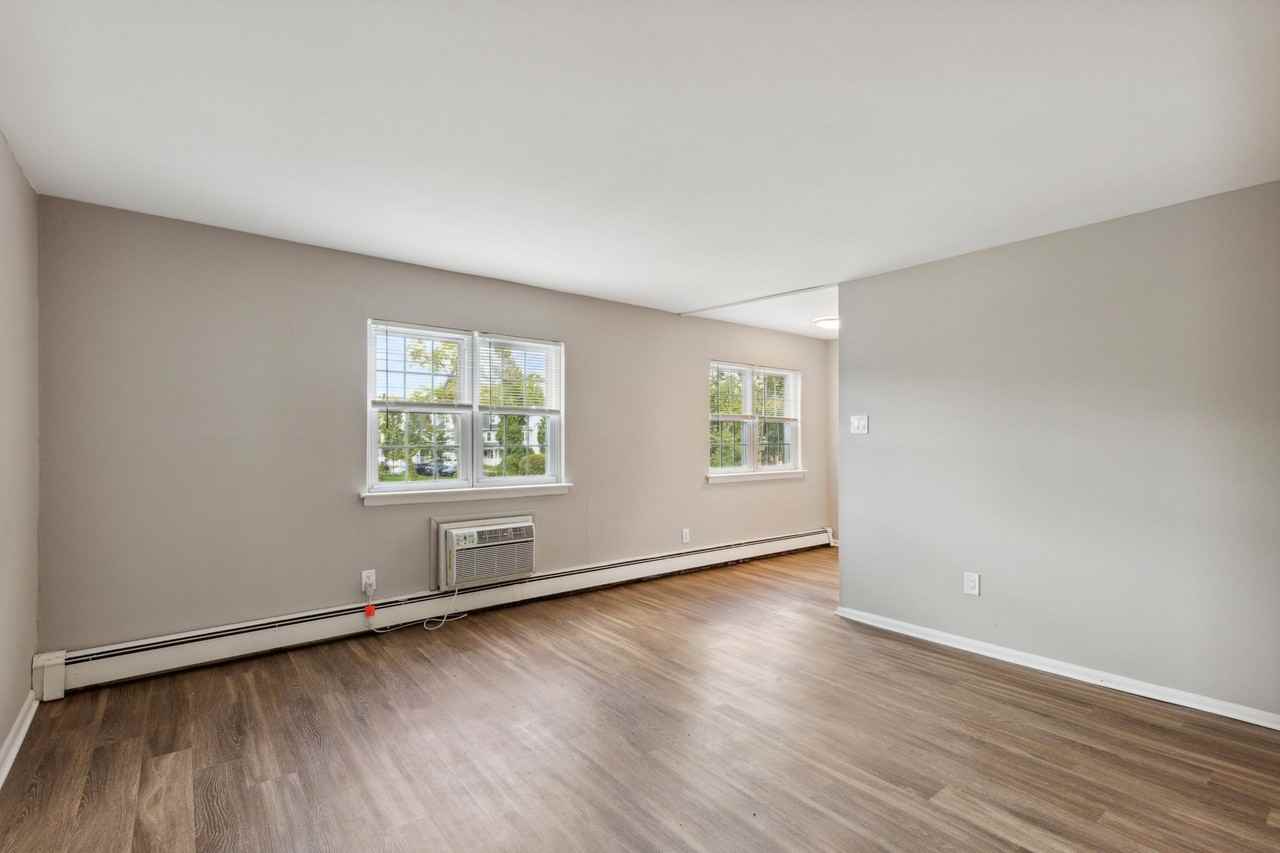 Wynfair Apartments and Townhomes 350 N York Rd, Hatboro, PA 19040