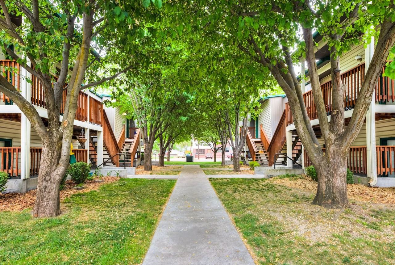 Kootenai Street Apartments - Photo 3 of 12