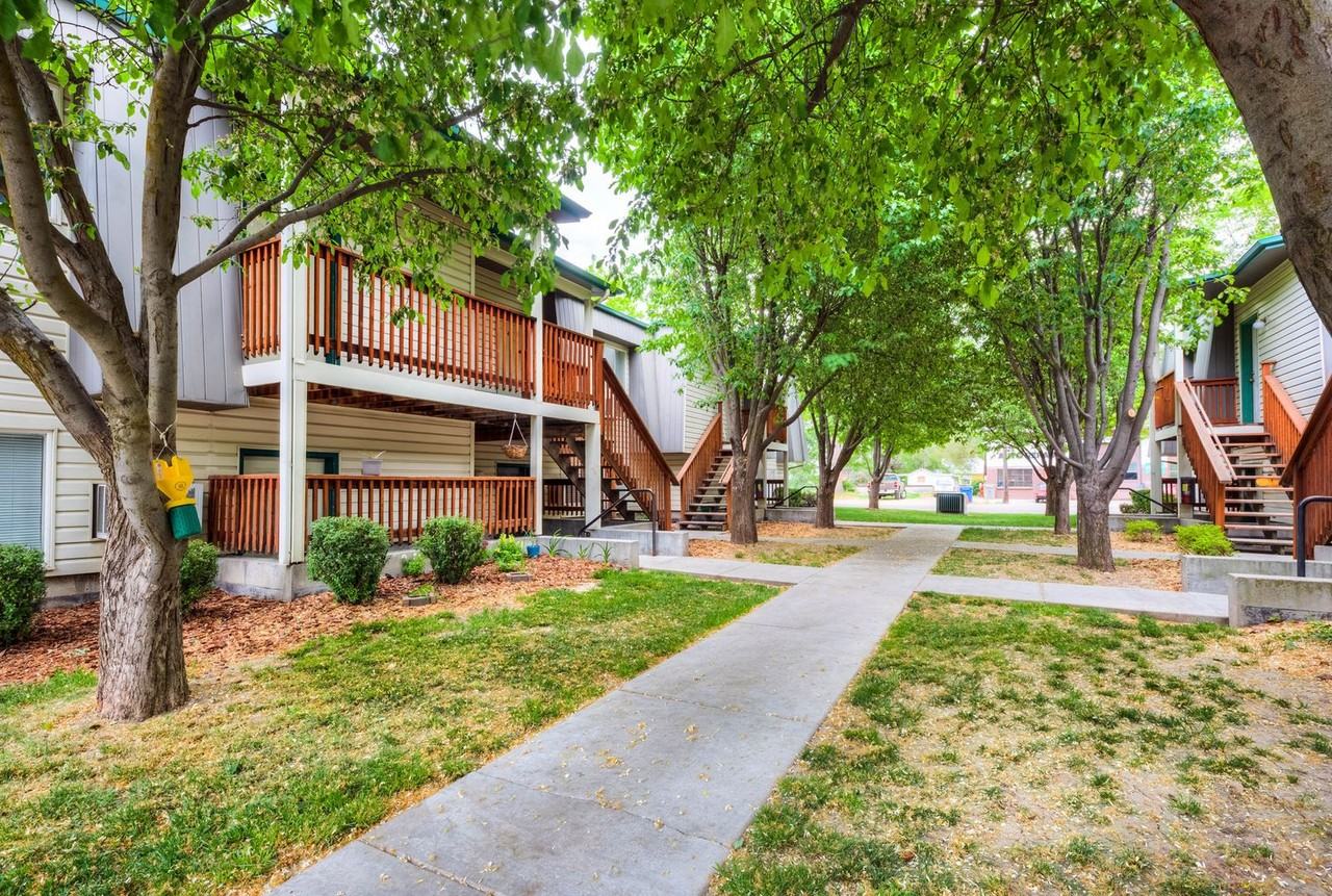 Kootenai Street Apartments - Photo 4 of 12