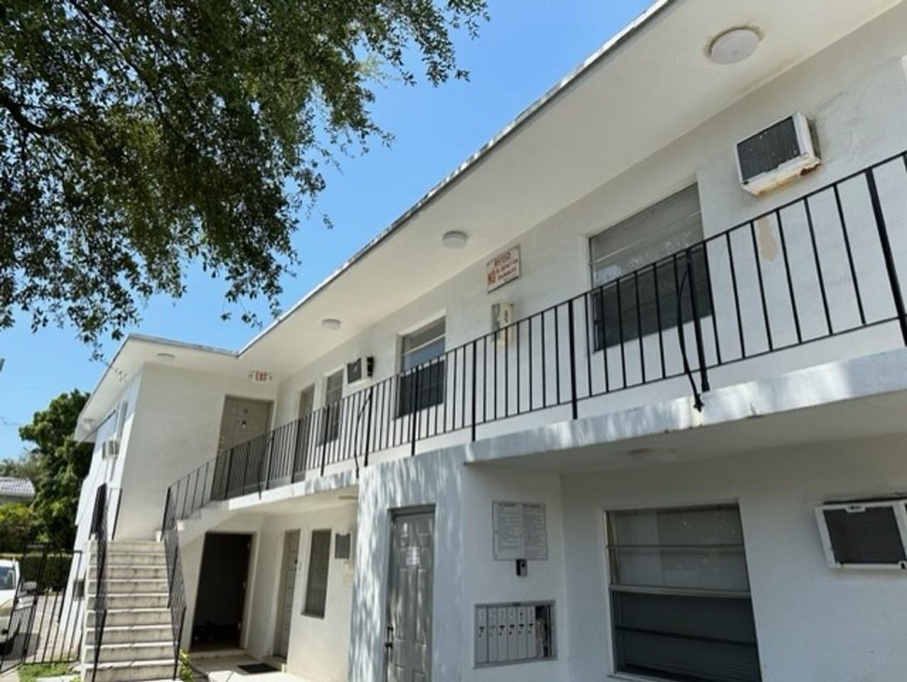 2 Bed/ 1 Bath in Little Havana - Photo 2 of 29