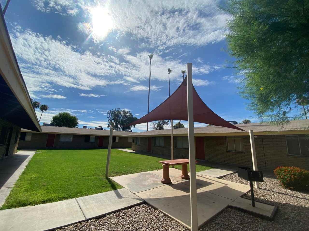 1 MONTH FREE rent 2 bed 1 bath with private Patio - Photo 4 of 31