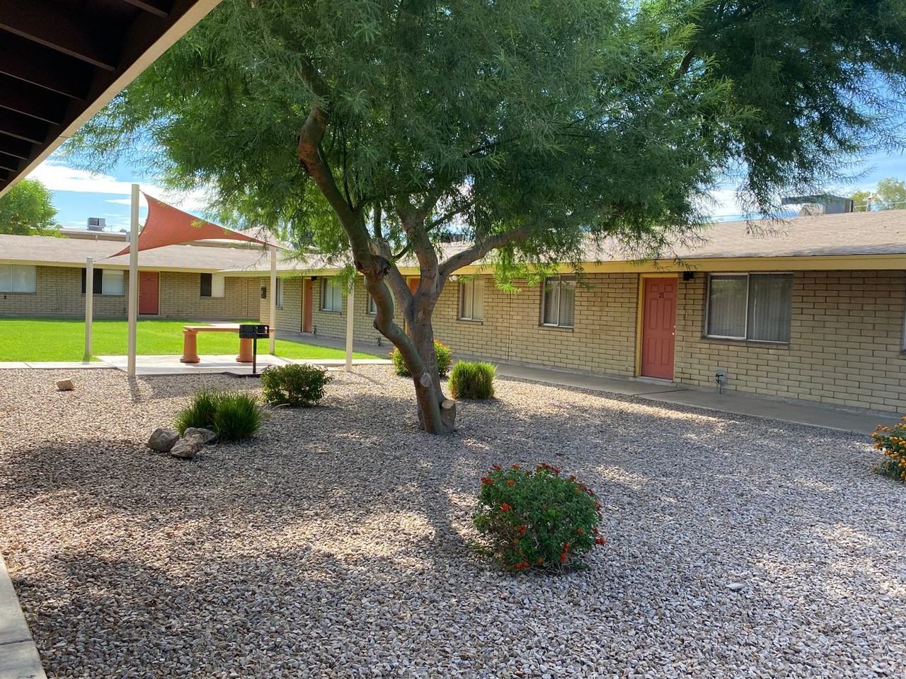 1 MONTH FREE rent 2 bed 1 bath with private Patio - Photo 6 of 31