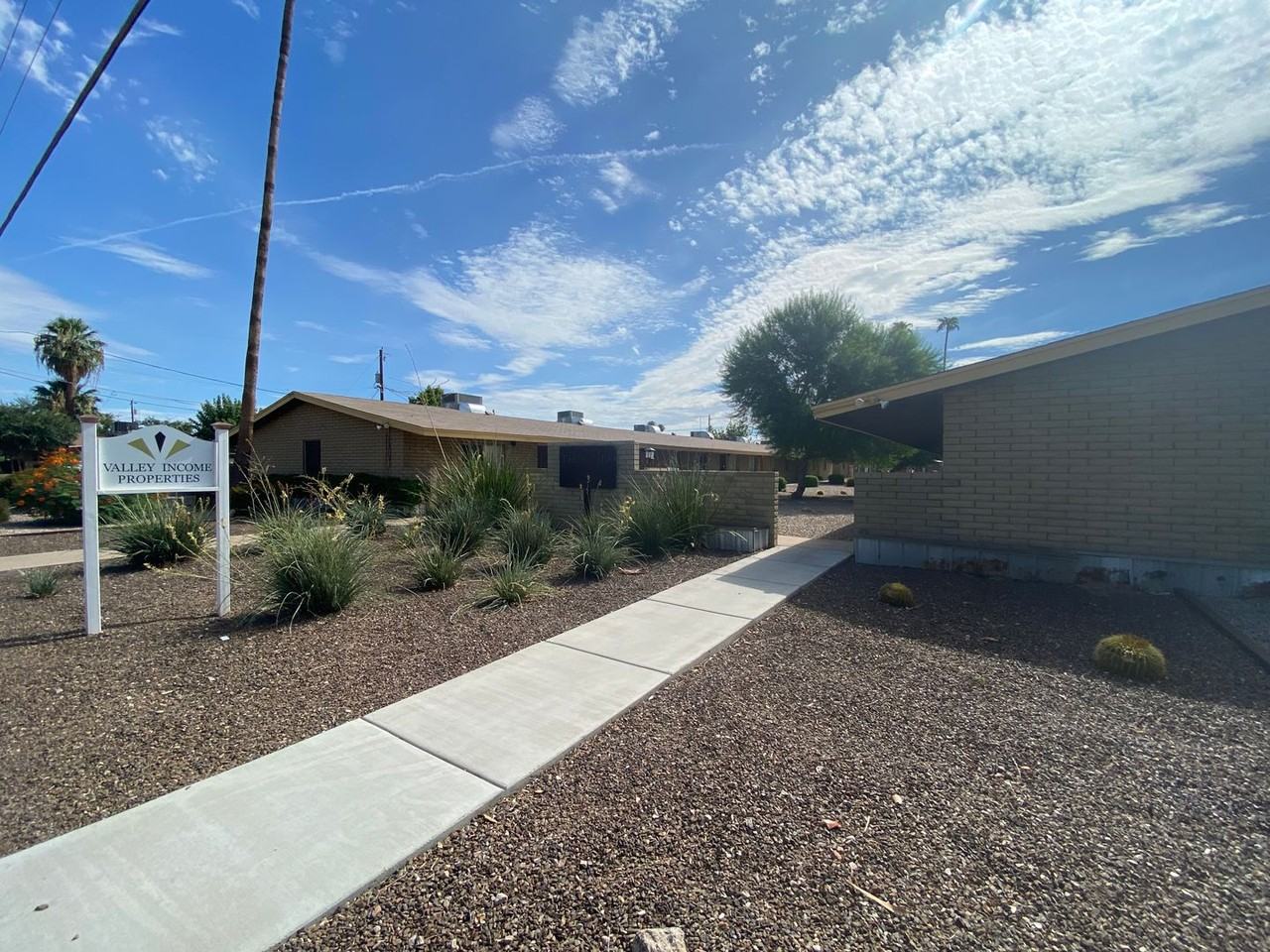 1 MONTH FREE rent 2 bed 1 bath with private Patio - Photo 7 of 18