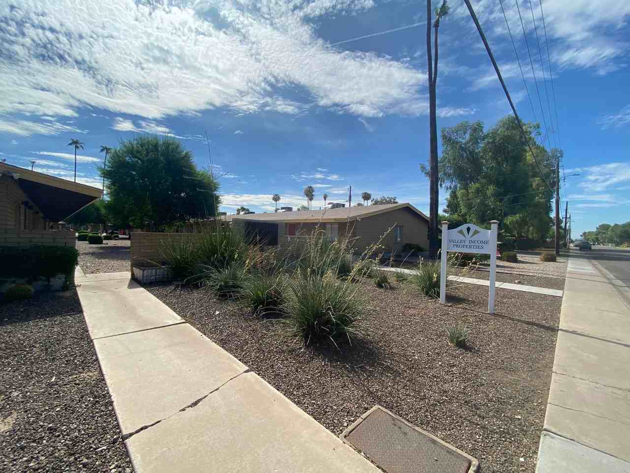 1 MONTH FREE rent 2 bed 1 bath with private Patio - Photo 3 of 31