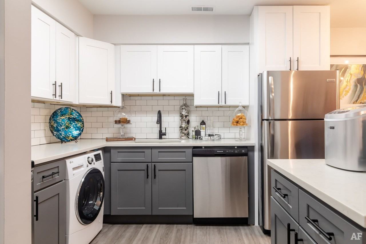 Grand Park Apartments - Photo 2 of 44