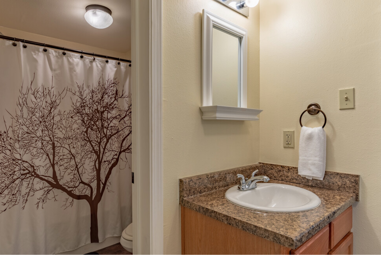 Energy Lodge - Photo 5 of 6