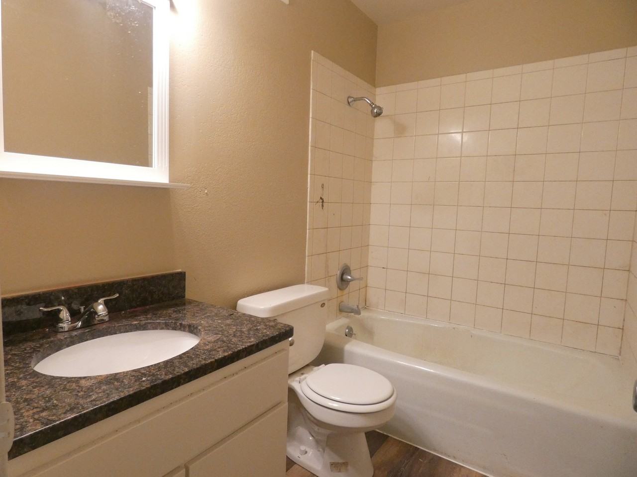 516 Heather Lane - Photo 2 of 31