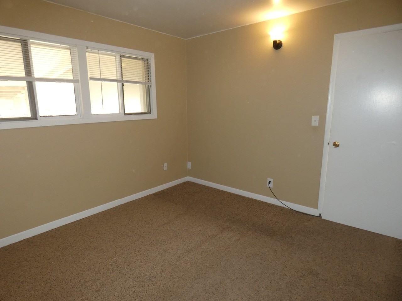 516 Heather Lane - Photo 2 of 31