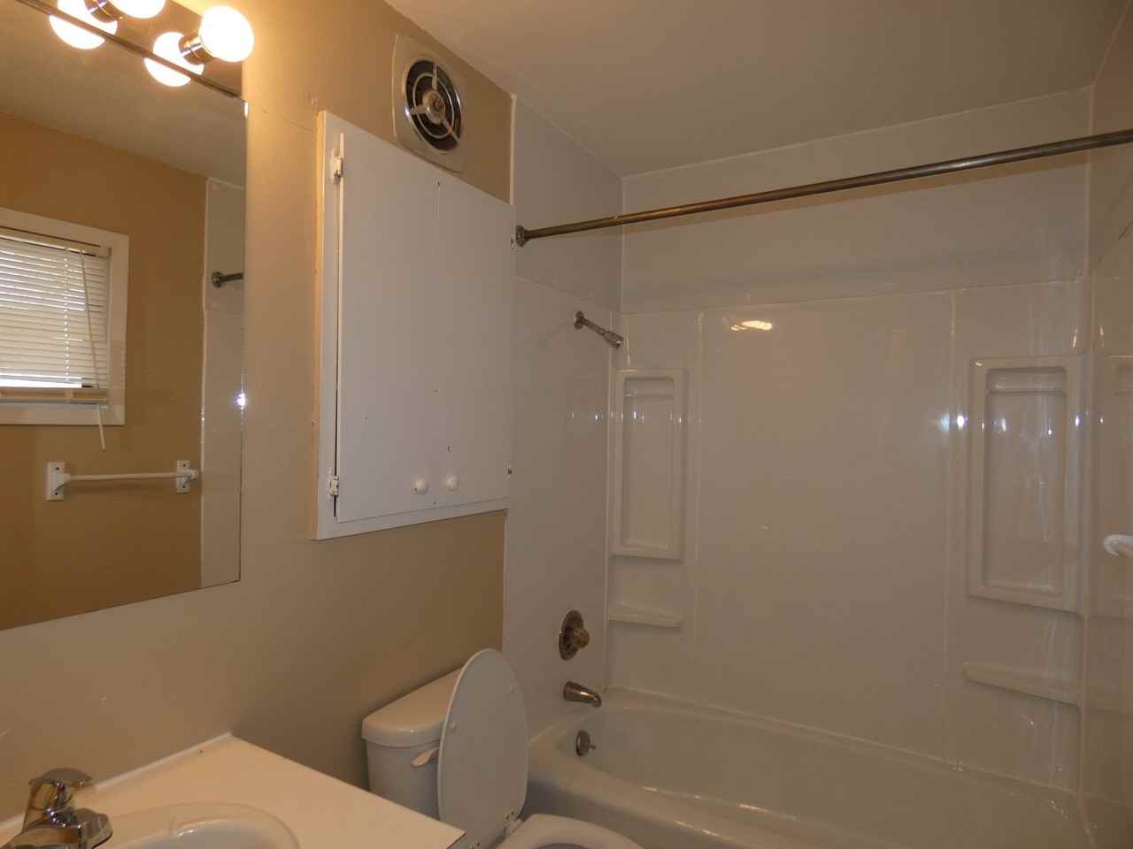 516 Heather Lane - Photo 4 of 31