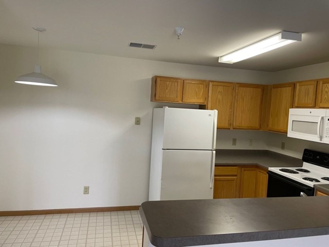 Hollow Creek IV Apartments - Photo 3 of 31
