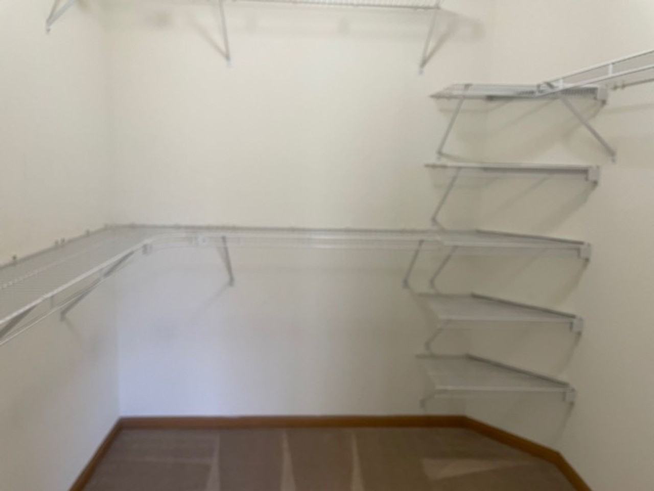 Hollow Creek Apartments - Photo 7 of 10
