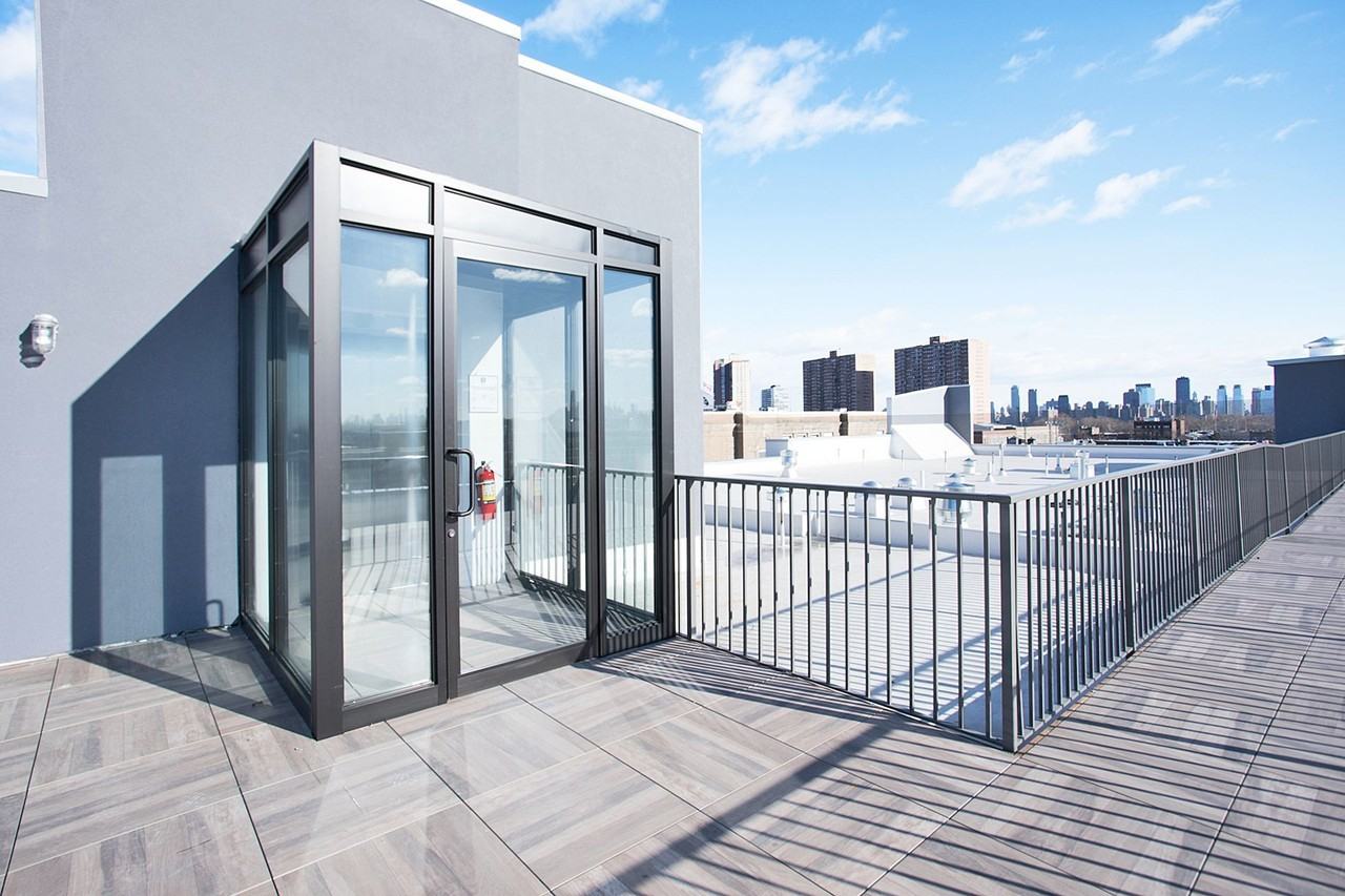 Solo West New York - Photo 4 of 19