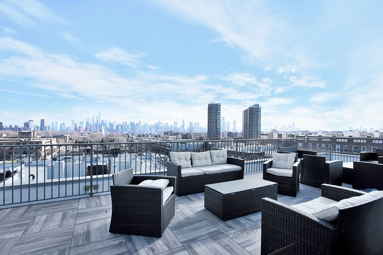 Solo West New York - Photo 5 of 19