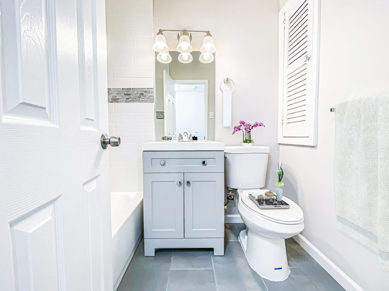 Michner Pointe Apartments - Photo 4 of 19