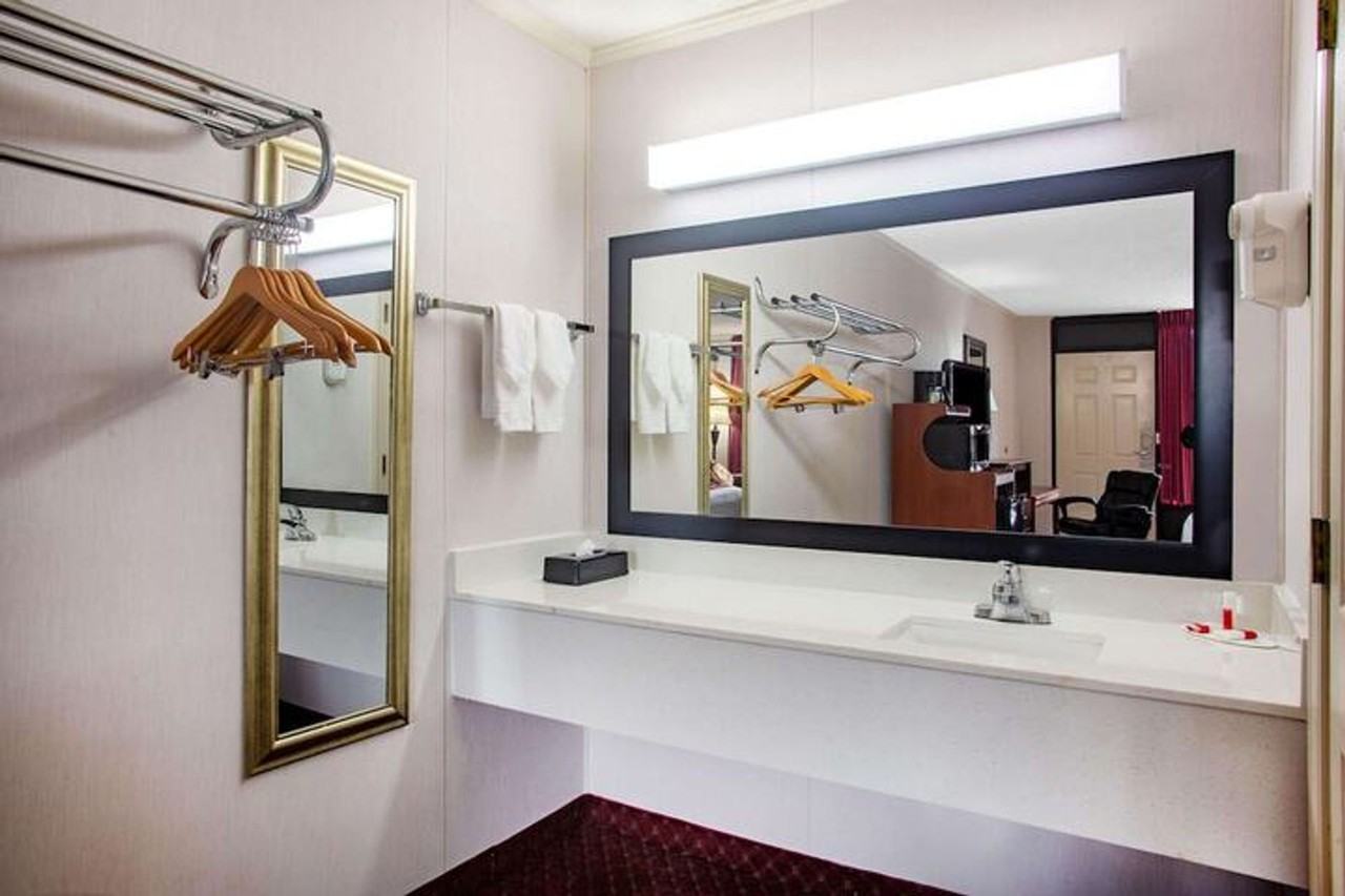 Thrive Rentals Apartments 3140 Falls Pkwy, Branson, MO 65616 Zumper