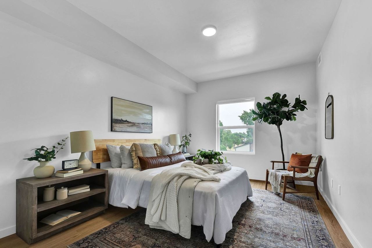 Get a $500 Gift Card on Unit 302 - Photo 2 of 50