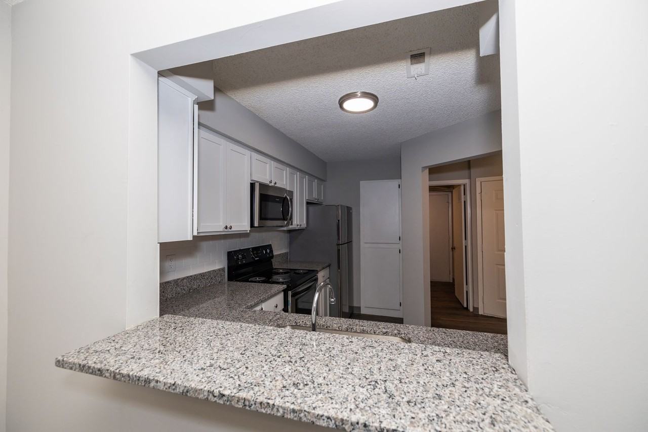 Emerald Apartments - Photo 5 of 50