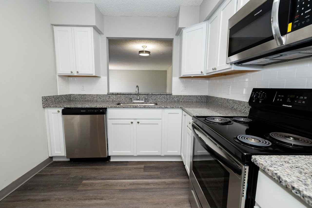 Emerald Apartments - Photo 6 of 50