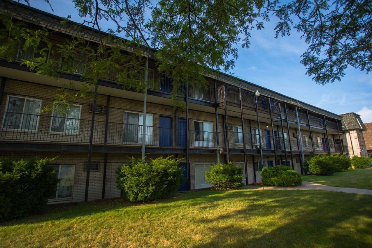 Victoria Place Apartments - Photo 2 of 3