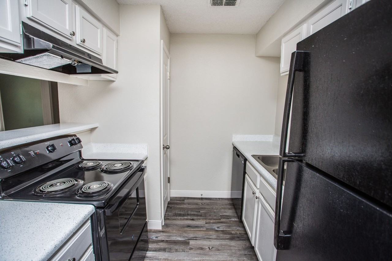 Saddlewood Apartments - Photo 7 of 50