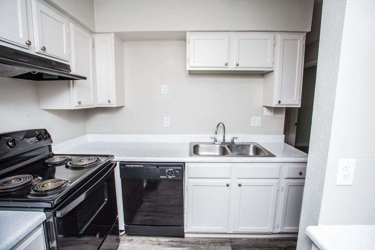 Saddlewood Apartments - Photo 3 of 50