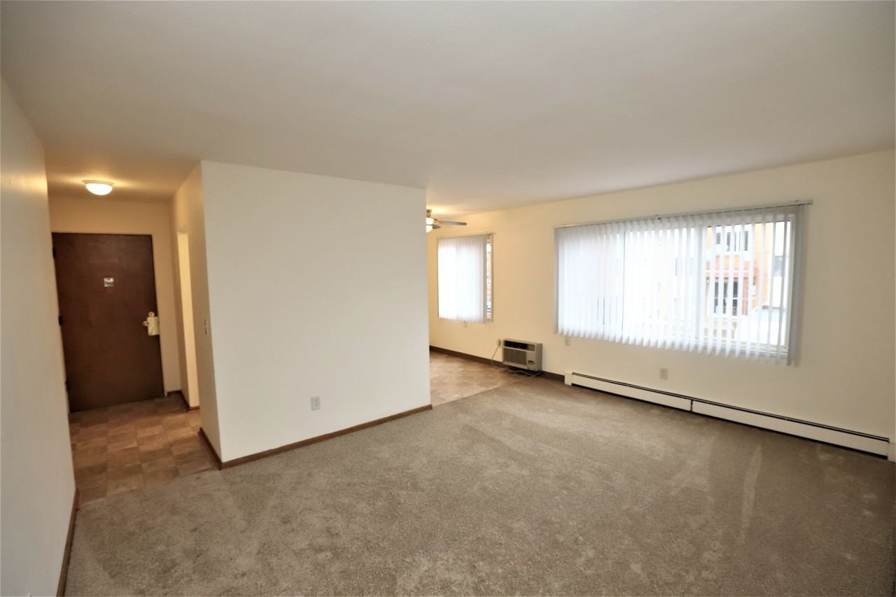 Akins-Wuest Apts Llp- 7115/7121 - Photo 7 of 12